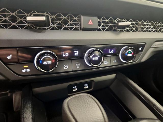 Photo of 2023 White Honda Accord