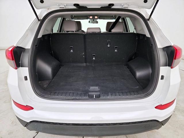 Photo of 2018 White Hyundai TUCSON