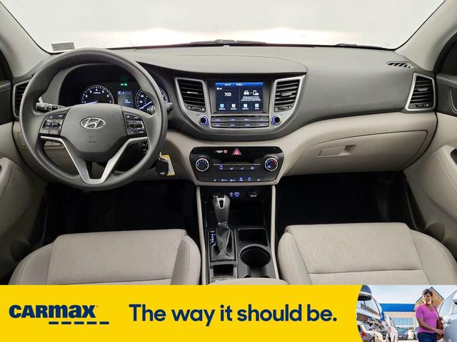 Photo of 2018 White Hyundai TUCSON