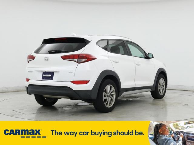 Photo of 2018 White Hyundai TUCSON