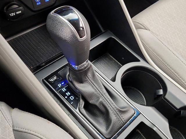 Photo of 2018 White Hyundai TUCSON