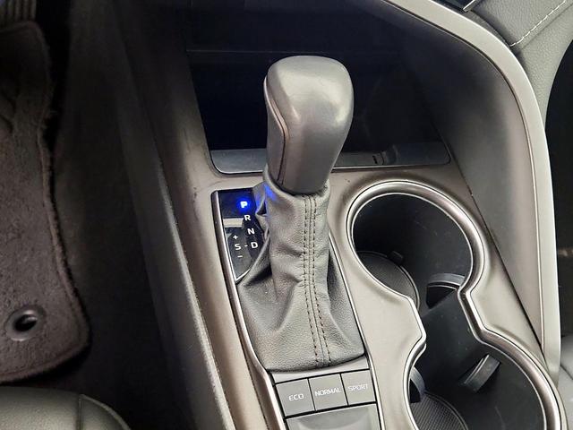 Photo of 2022 Silver Toyota Camry