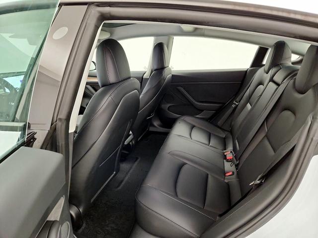Photo of 2023 White Tesla Model 3