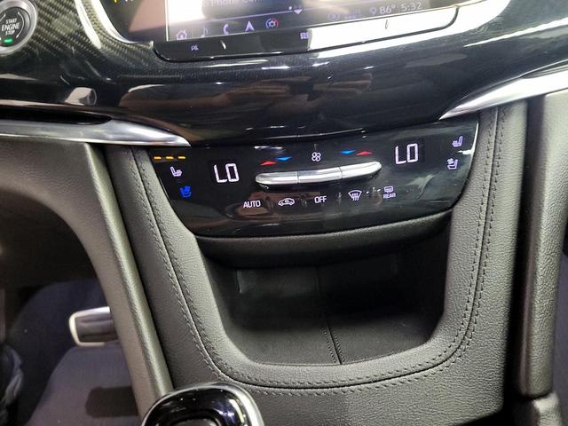 Photo of 2020 Silver Cadillac XT6