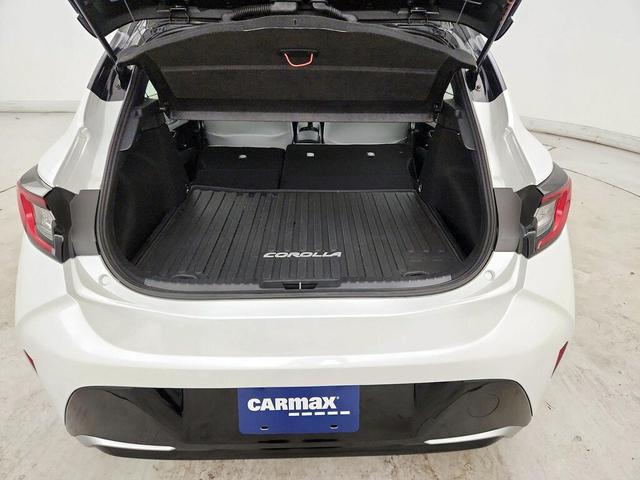 Photo of 2025 White Toyota Corolla Hatchback