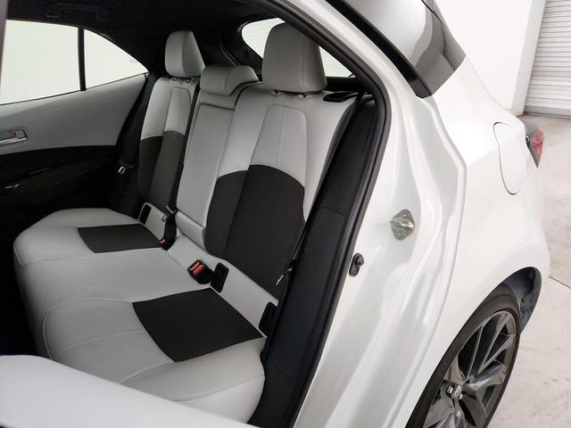 Photo of 2025 White Toyota Corolla Hatchback