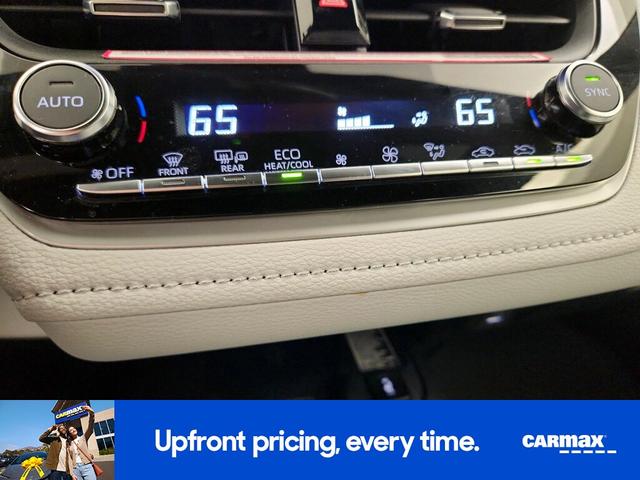 Photo of 2025 White Toyota Corolla Hatchback