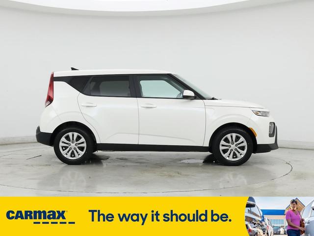 Photo of 2022 White Kia Soul