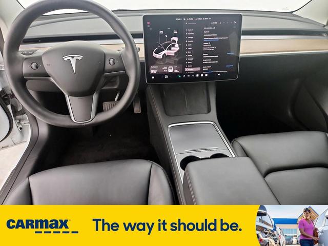 Photo of 2023 White Tesla Model 3
