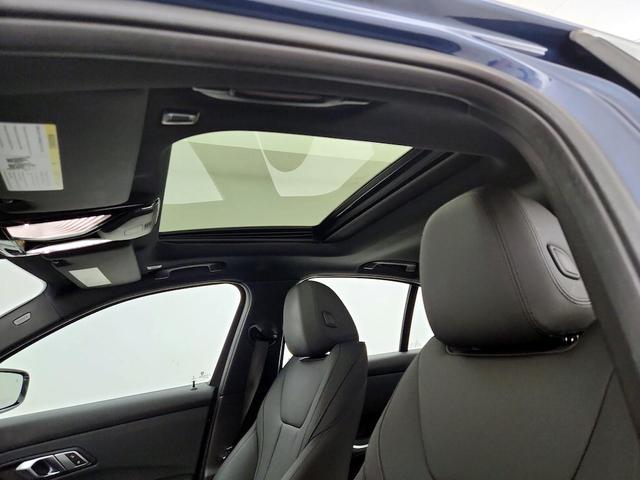 Photo of 2021 Blue BMW 330