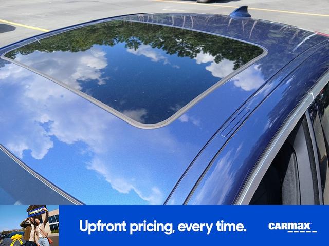 Photo of 2021 Blue BMW 330