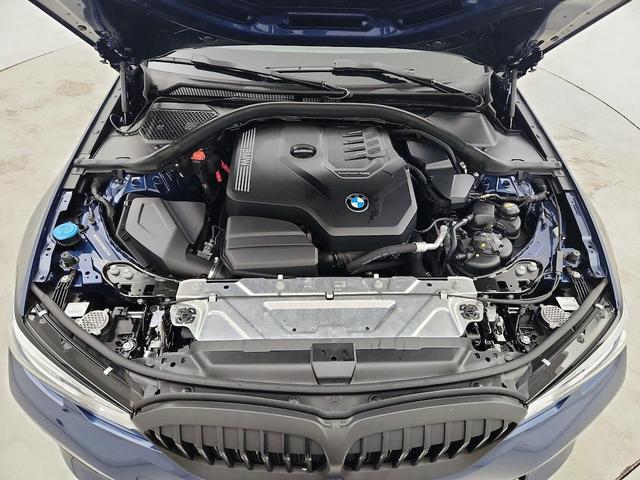 Photo of 2021 Blue BMW 330