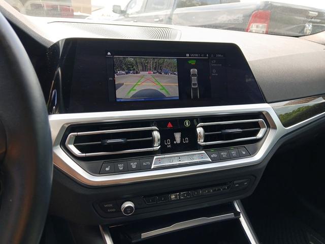 Photo of 2021 Blue BMW 330