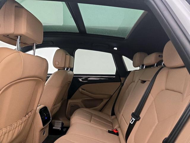 Photo of 2021 White Porsche Macan