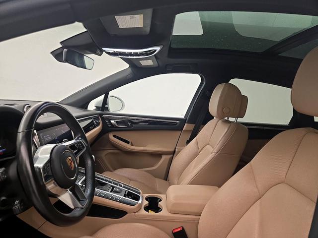 Photo of 2021 White Porsche Macan