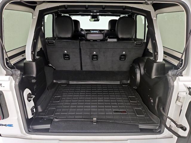Photo of 2022 White Jeep Wrangler Unlimited 4xe