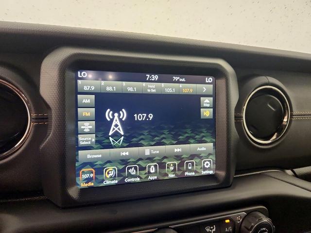 Photo of 2022 White Jeep Wrangler Unlimited 4xe