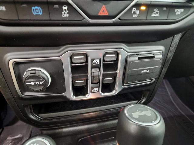 Photo of 2022 White Jeep Wrangler Unlimited 4xe