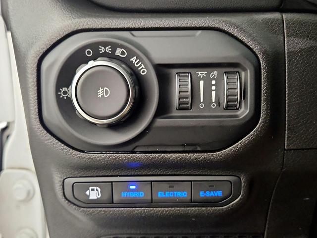 Photo of 2022 White Jeep Wrangler Unlimited 4xe