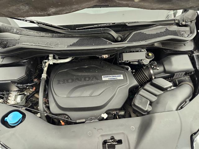 Photo of 2019 Gray Honda Pilot