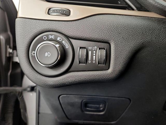 Photo of 2017 Silver Jeep Cherokee