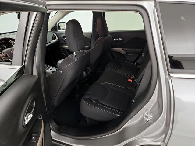 Photo of 2017 Silver Jeep Cherokee
