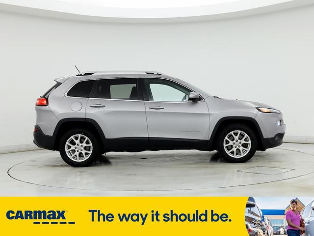 Photo of 2017 Silver Jeep Cherokee
