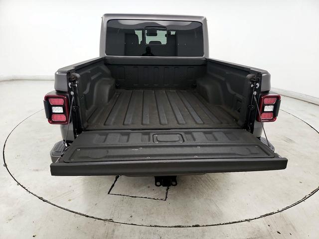 Photo of 2021 Gray Jeep Gladiator