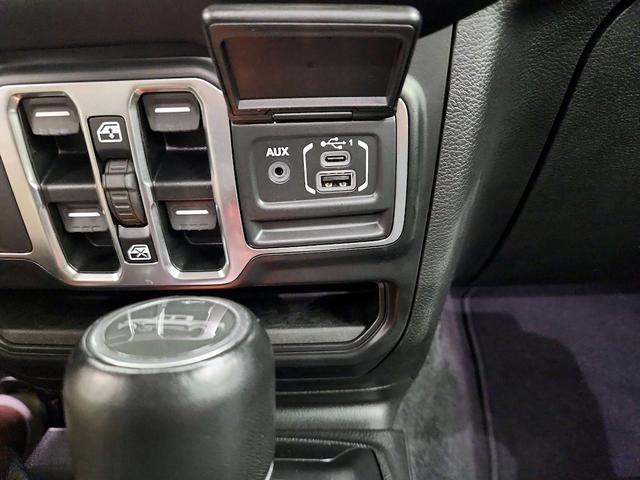Photo of 2021 Gray Jeep Gladiator