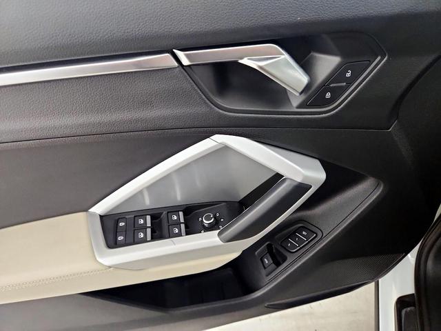 Photo of 2022 White Audi Q3