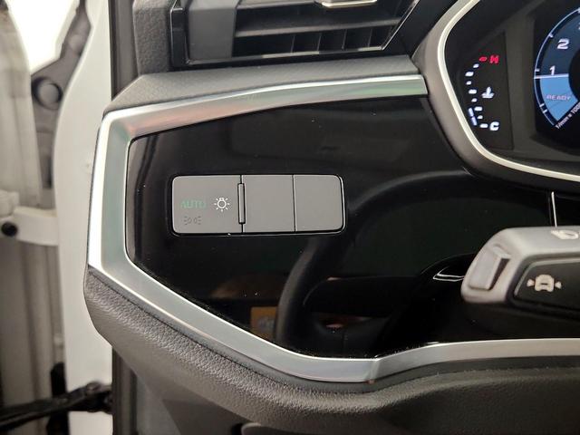 Photo of 2022 White Audi Q3