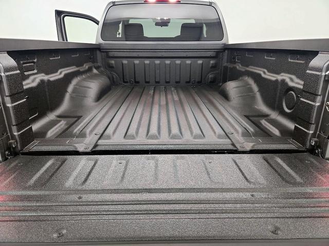 Photo of 2022 Gray Nissan Frontier