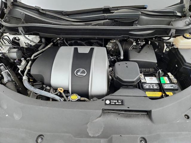 Photo of 2017 White Lexus RX 350