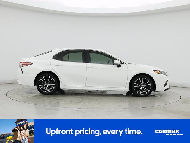 Photo of 2019 Pearl Toyota Camry