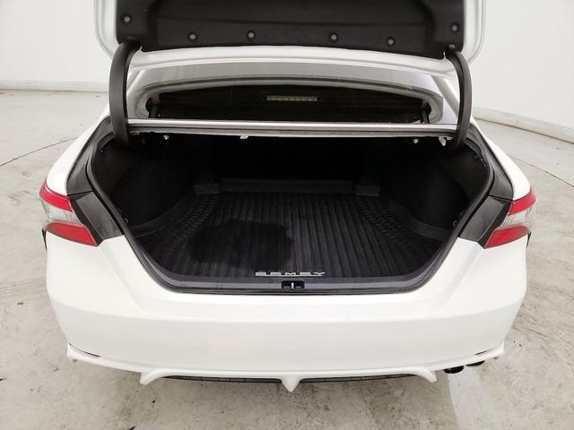 Photo of 2019 Pearl Toyota Camry