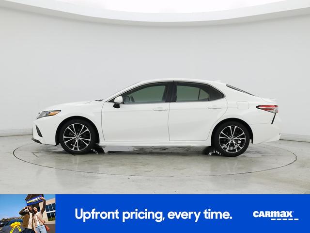 Photo of 2019 Pearl Toyota Camry