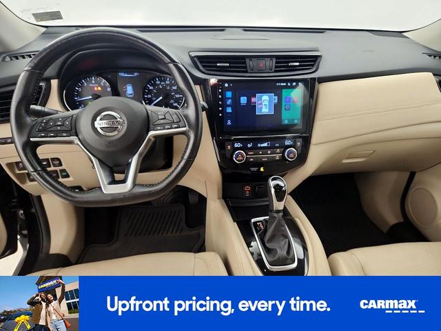 Photo of 2017 Black Nissan Rogue