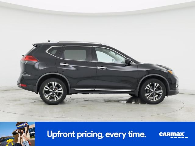 Photo of 2017 Black Nissan Rogue