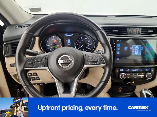Photo of 2017 Black Nissan Rogue
