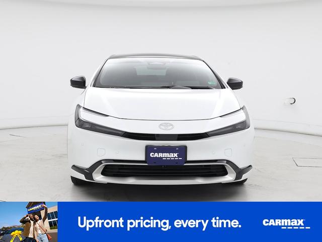 Photo of 2024 White Toyota Prius Prime