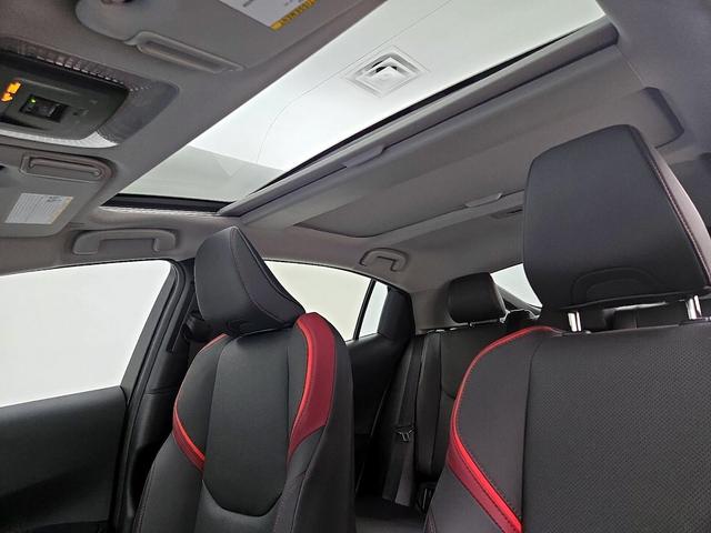 Photo of 2024 White Toyota Prius Prime