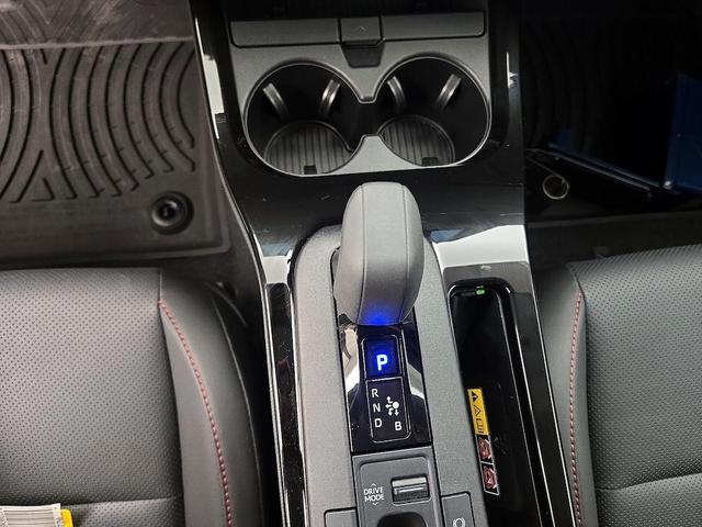 Photo of 2024 White Toyota Prius Prime