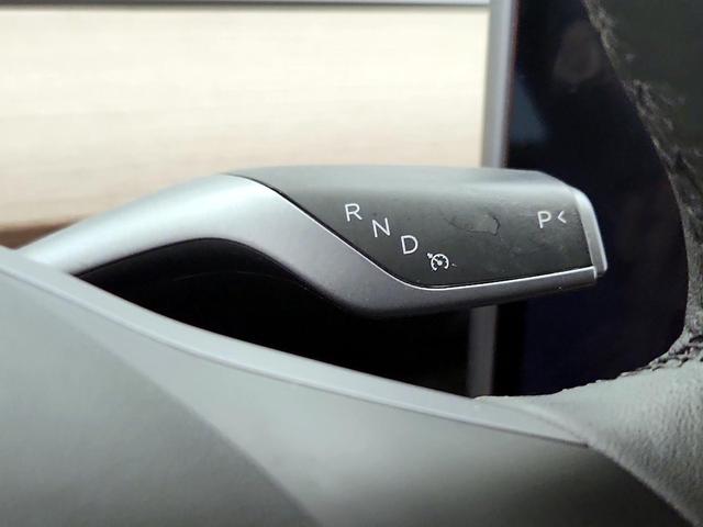 Photo of 2022 White Tesla Model 3