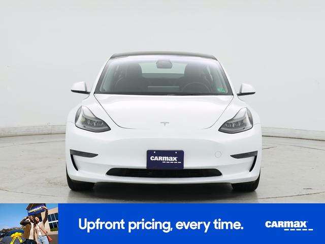Photo of 2023 White Tesla Model 3
