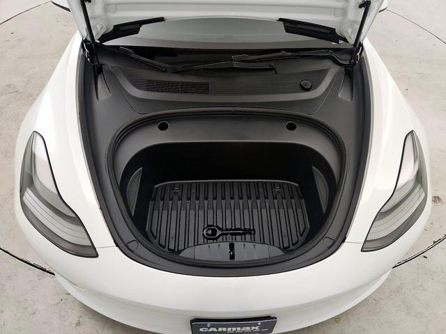 Photo of 2023 White Tesla Model 3