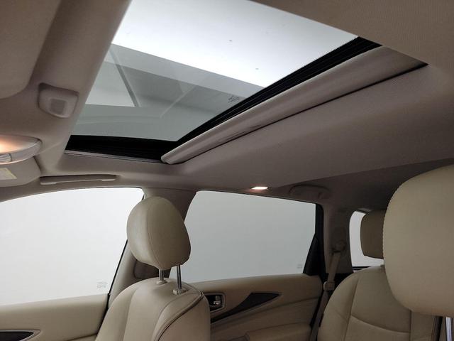 Photo of 2020 White INFINITI QX60