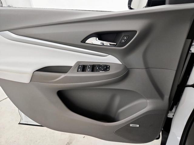 Photo of 2023 White Chevrolet Bolt EUV