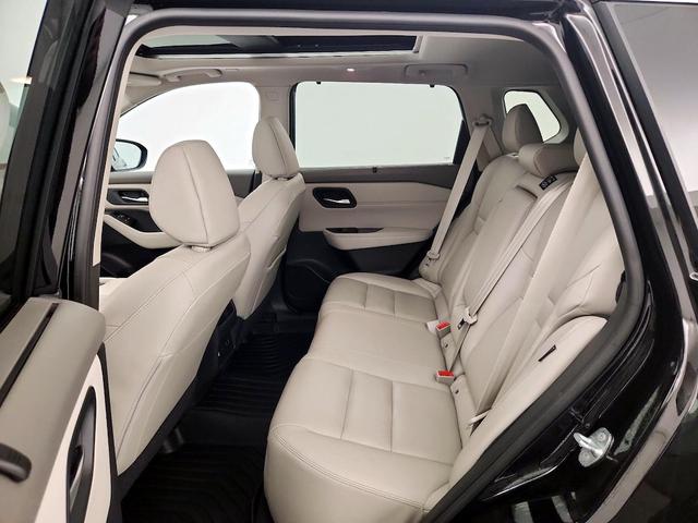 Photo of 2023 Black Nissan Rogue