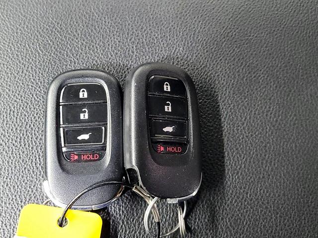 Photo of 2023 White Honda CR-V