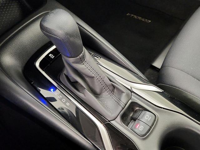 Photo of 2021 White Toyota Corolla